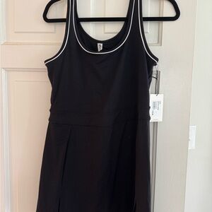Splits59 Black Martina workout Dress with White Piping. Size Large. NWT